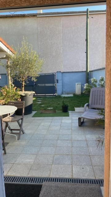 Chez Sabine Et Pascal Apartment Meyzieu Ngoại thất bức ảnh